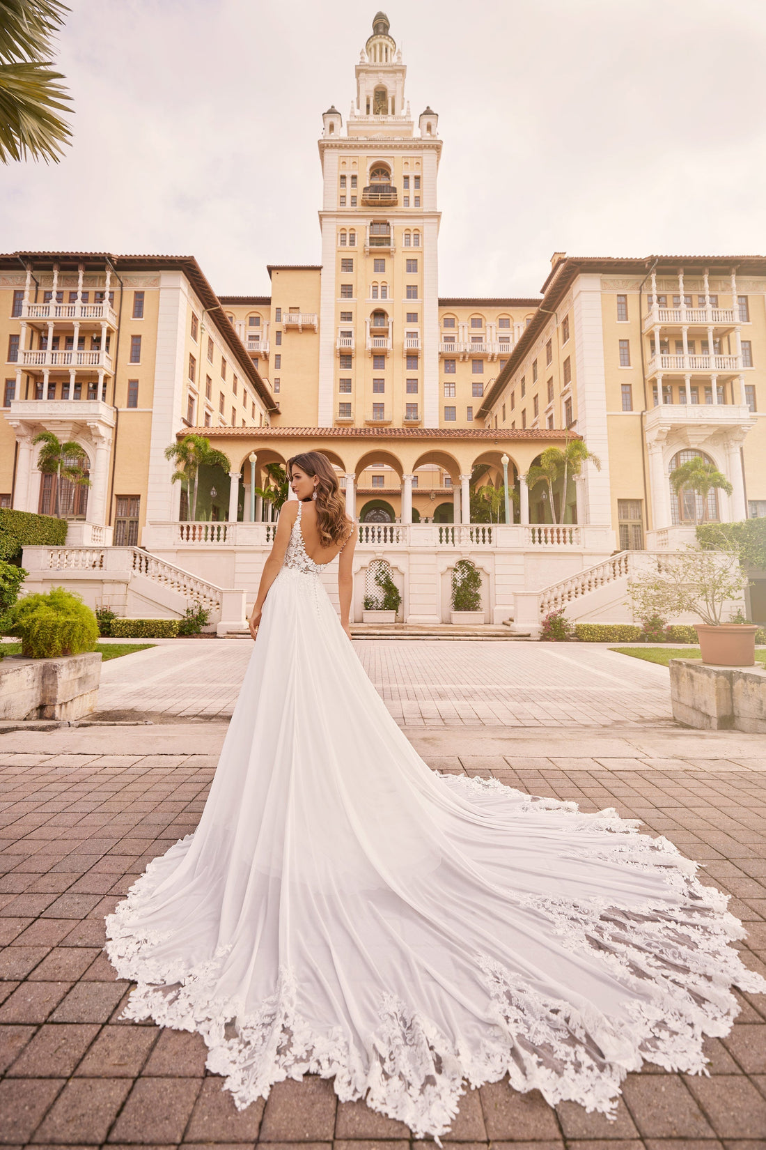 🌸 Tendances Robes de Mariée 2026 : Les Styles à Adopter + Conseils pour Trouver La Vôtre