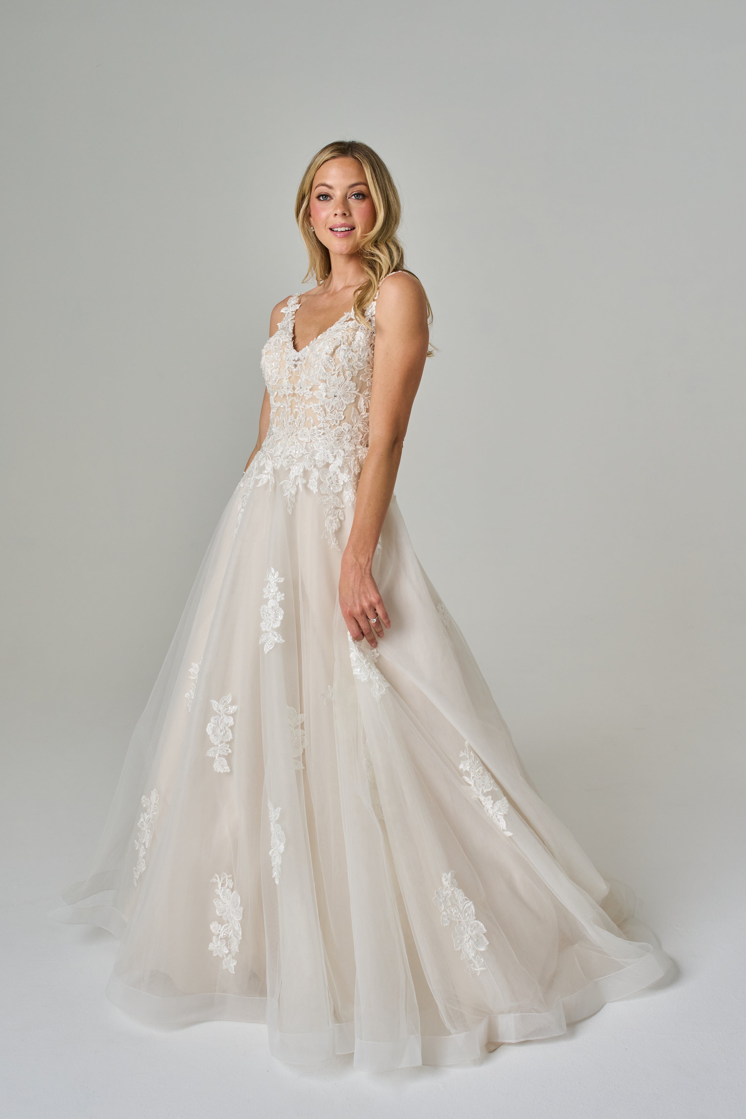 Kenneth L Robe Bianca ....| Boutique Robe de Mariée Rive-Sud..| Robe de Mariée Rive ...