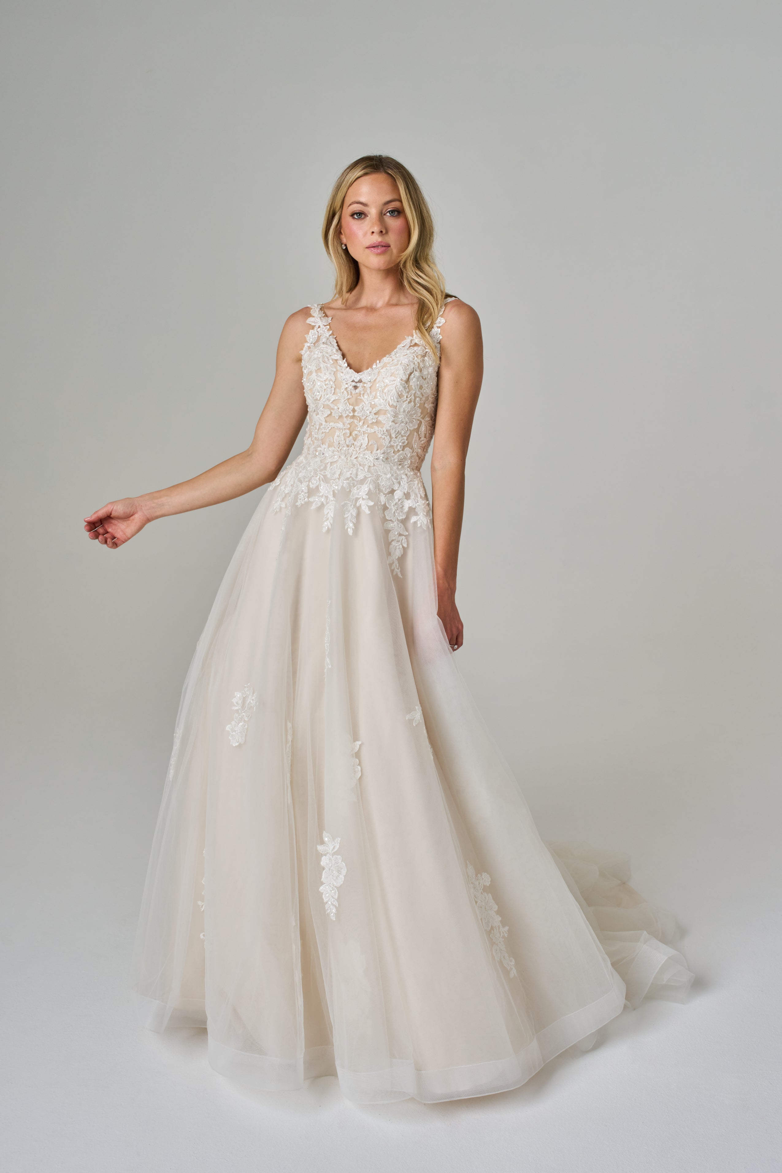 Kenneth L Robe Bianca ....| Boutique Robe de Mariée Rive-Sud..| Robe de Mariée Rive ...